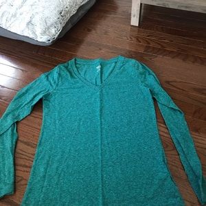 V-neck long sleeve